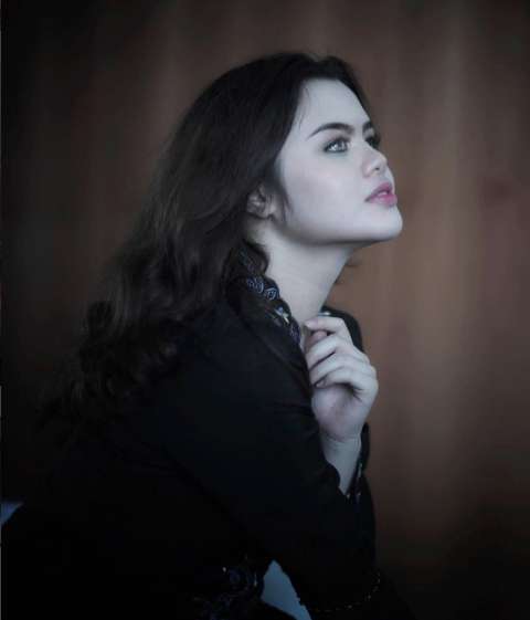 mirip selena gomez