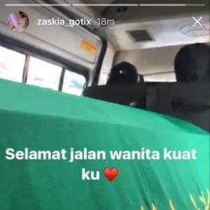 Insta Story Zaskia Gotik
