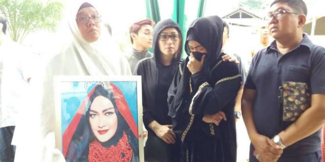 Jenazah Julia Perez Tersenyum