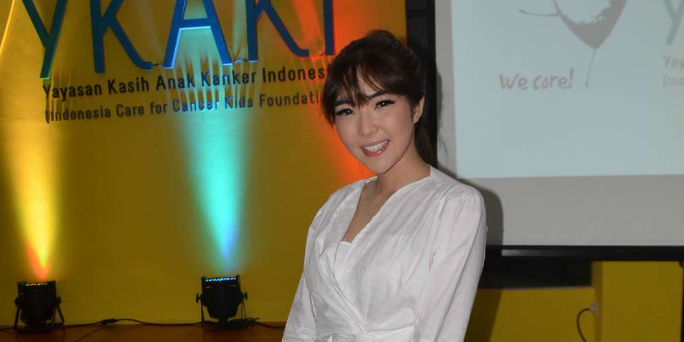 Gisella Anastasia Gemar Berbagi Debgan Anak Penderita Kanker Gisella Anastasia Gemar Berbagi Debgan Anak Penderita Kanker
