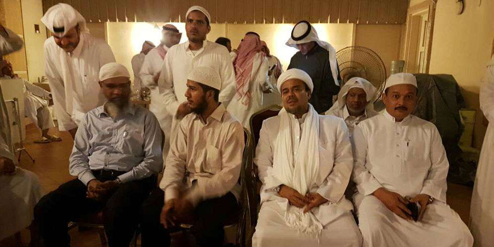 Beredar Foto Habib Rizieq Bertemu dengan Zakir Naik