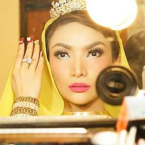 Mengejutkan ! Penampilan Roro Fitria Bikin Syok