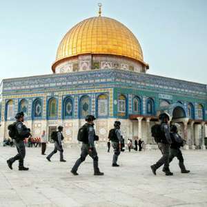 Israel Mundur dari Al Aqsa, Warga Palestina Bersorak