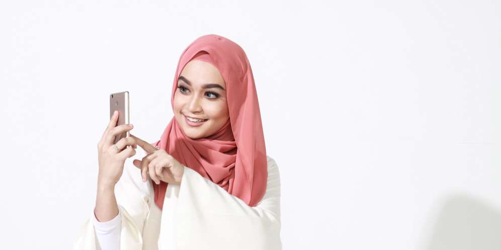 Tips Menemukan Lipstik Nude Sesuai Warna Kulit