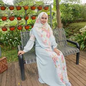 Mengintip Selera Fashion Anisa Rahma yang Simpel Tapi Menarik