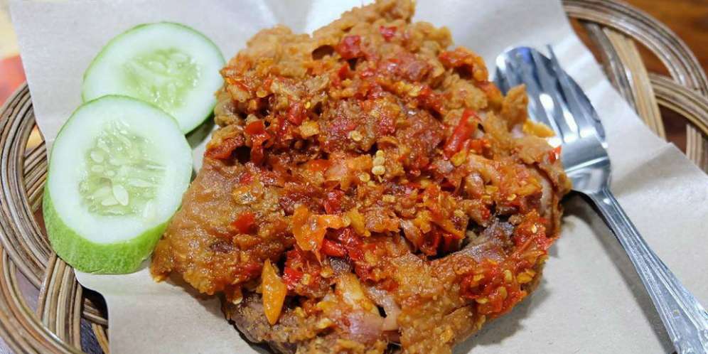 Resep Mudah Ayam Geprek Buat Si 'Spicy Lover'