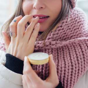 Sudah Pakai Lip Balm Bibir Masih Kering, Kenapa?