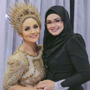 Krisdayanti Bocorkan Jenis Kelamin Calon Bayi Siti Nurhaliza