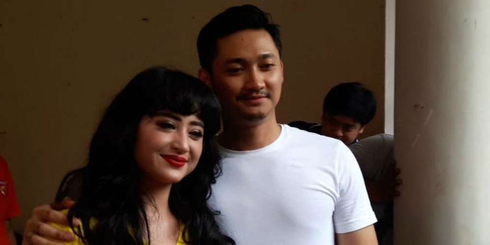 Dewi Perssik Sebutkan Pengorbanan Mangernya, Angga Wijaya