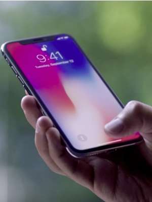 Rogoh Duit Rp427 untuk Borong iPhone X, Alasannya Mengharukan