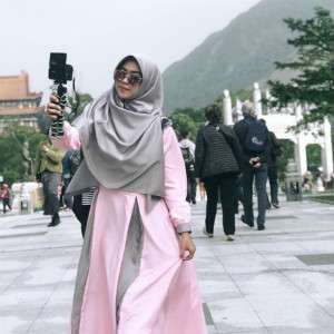 Jadi Vlogger Hiijab Paling Kaya, Begini Gaya Ricis Sekarang