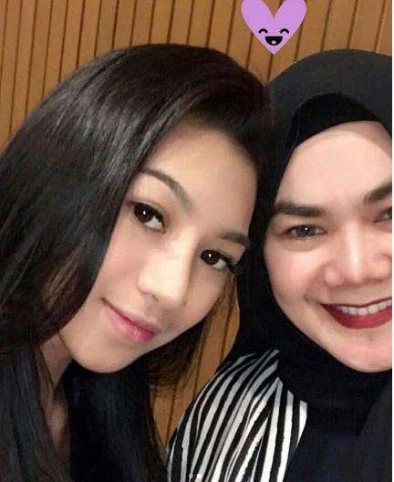 Shakilla dan Sarita Shakilla dan Sarita