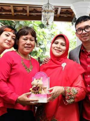 Cerita Poppy Sovia Kebanjiran Endorse Untuk Pernikahan Cerita Poppy Sovia Kebanjiran Endorse Untuk Pernikahan