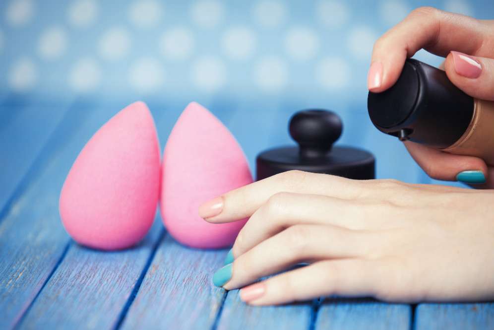 Tips Merawat Beauty Blender Tetap Bersih dari Noda Foundation
