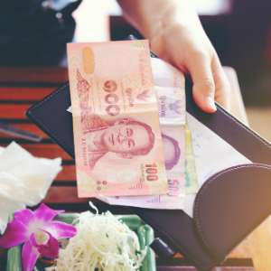 Unik Begini Cara Pemberian Uang Tip di Jepang