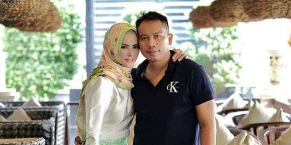 Tampil Mesra Vicky Prasetyo-Angel Lelga Bikin Geger