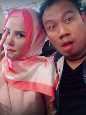 Heboh! Beredar Video Nikah Angel Lelga - Vicky Prasetyo