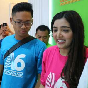 Berpose Begini dengan Azriel, Foto Ashanty Bikin Heboh