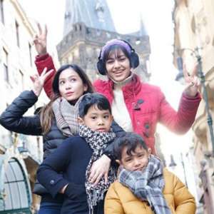 Kecantikan Anak Tiri Bunga Zainal Mirip Artis Bollywood
