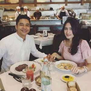 Beri Tas Mewah Buat Pacar, Wajah Adly Fairuz Jadi Sorotan