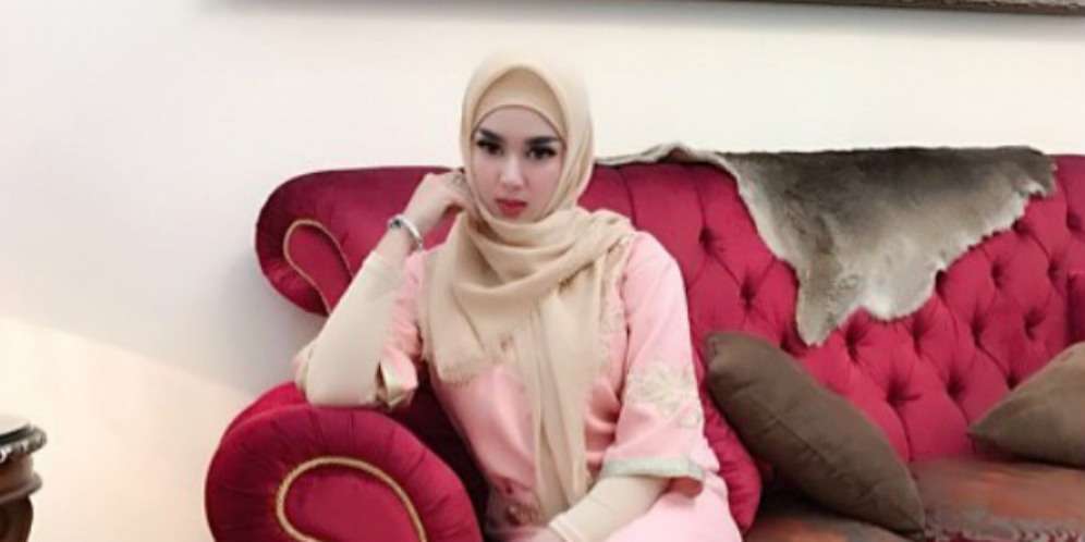 Unggah Foto Darah Hitam, Tiara Dewi Bilang Sakit Tak Wajar