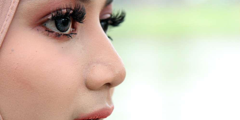 Terlihat Fresh dengan Trik Makeup Mata Lebih Lebar