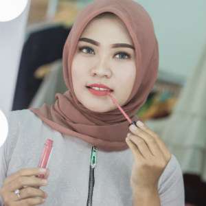 5 Triks yang Wajib Dikeathui untuk Membuat Lipstik Tahan Lama