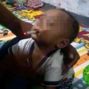 Bapak Selipkan Rokok ke Anaknya di Madura Jadi Sorotan Dunia