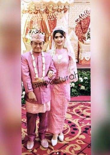 pernikahan revi mariska