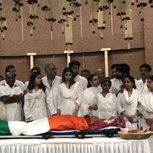 Potret Suasana Duka Pemakaman Sridevi