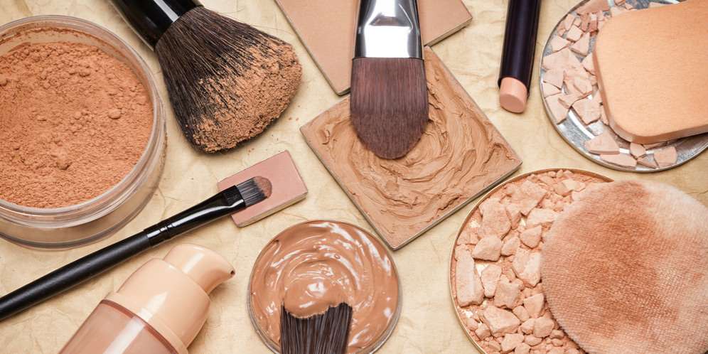 Cara Tepat Pilih Warna Concealer untuk Tutupi Kantung Mata