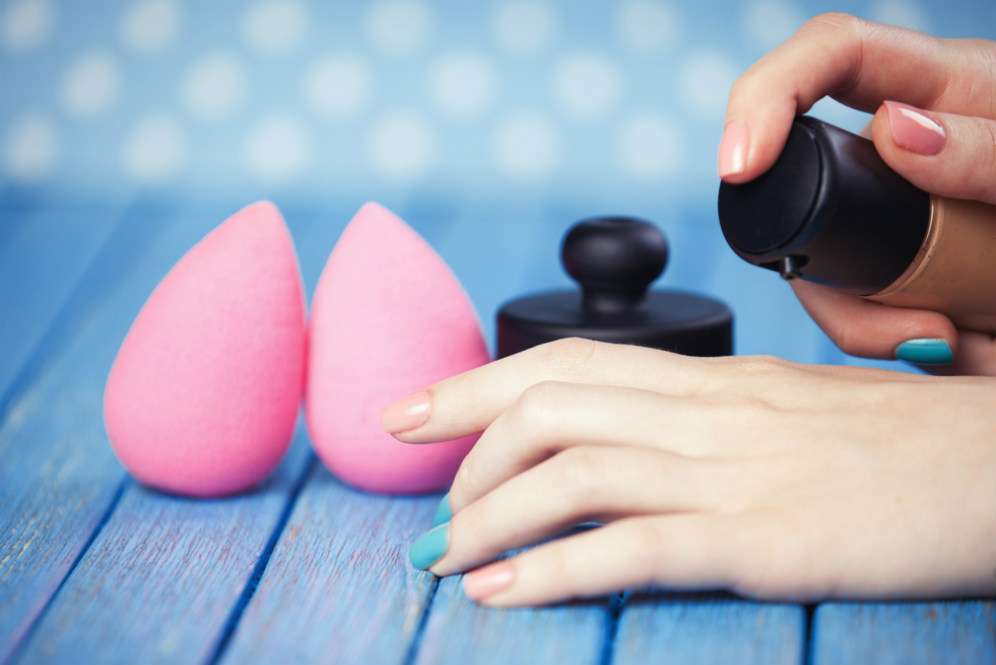 Manfaat Lain Beauty Blender, Rapikan Alis Hingga Lipstik