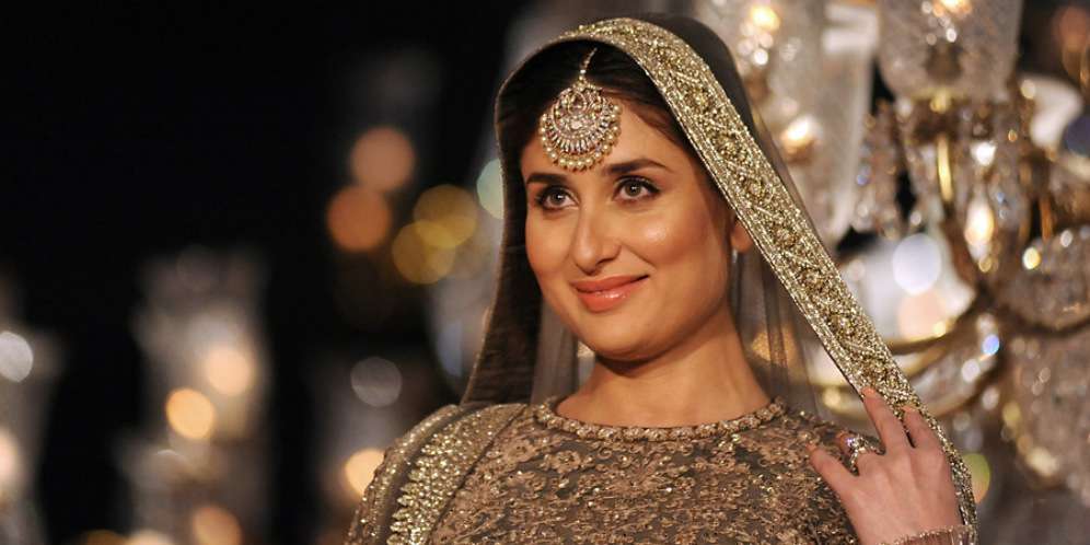Intip Style Kareena Kapoor di Singapura, Nyaris Tak Dikenali!