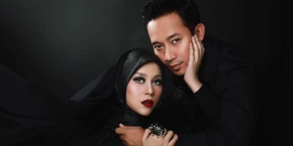 Foto Keluarga, Kecantikan Istri Denny Cagur Bikin Berdebar