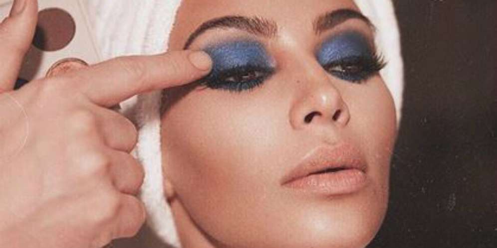 Kim Kadarsian Bawa Kembali Tren Eyeshadow Biru Kim Kadarsian Bawa Kembali Tren Eyeshadow Biru
