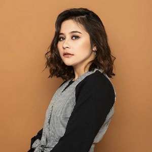 Illy Wears, Bisnis Fashion Terbaru Prilly Latuconsina