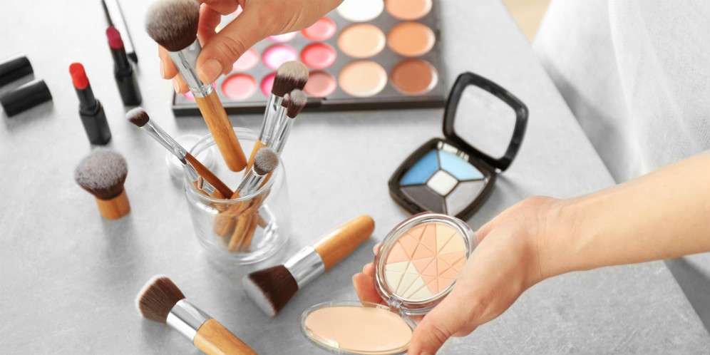 5 Tips Memakai Highlighter yang Benar