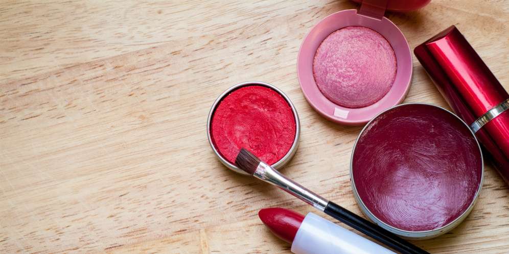 Cegah Bibir Kering dengan Lip Balm Unik Berwarna Pink
