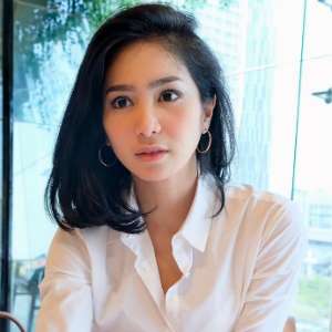 Potong Rambut, Bunga Zainal Tampil Memukau!