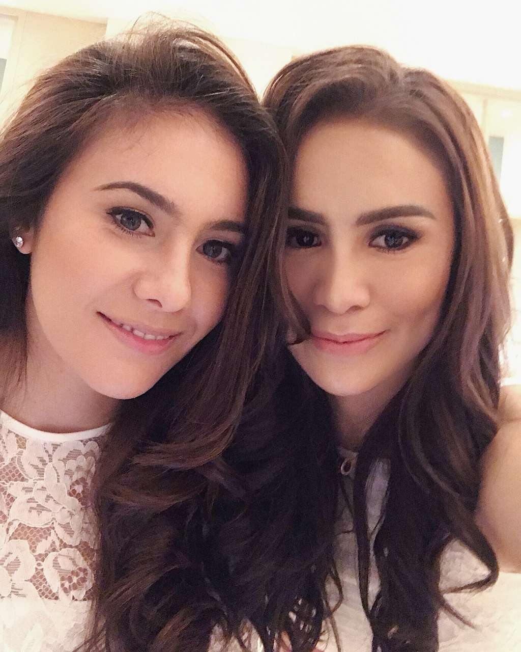 Momo Geisha dan Wulan Guritno