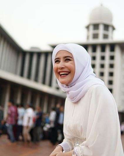 prilly latuconsina kaftan