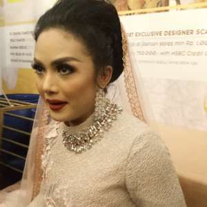 Krisdayanti Tanggapi Foto Bareng Mayangsari