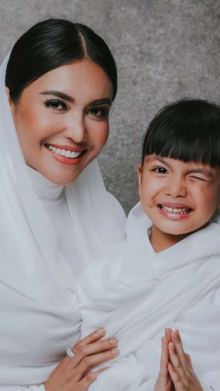 Fantastis! Biaya Pengobatan Anak Denada di Singapura