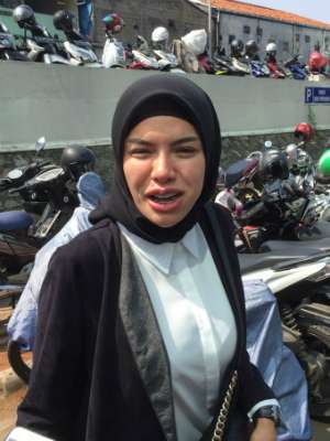 Syahrini Blokir Akun Instagram Nikita Mirzani