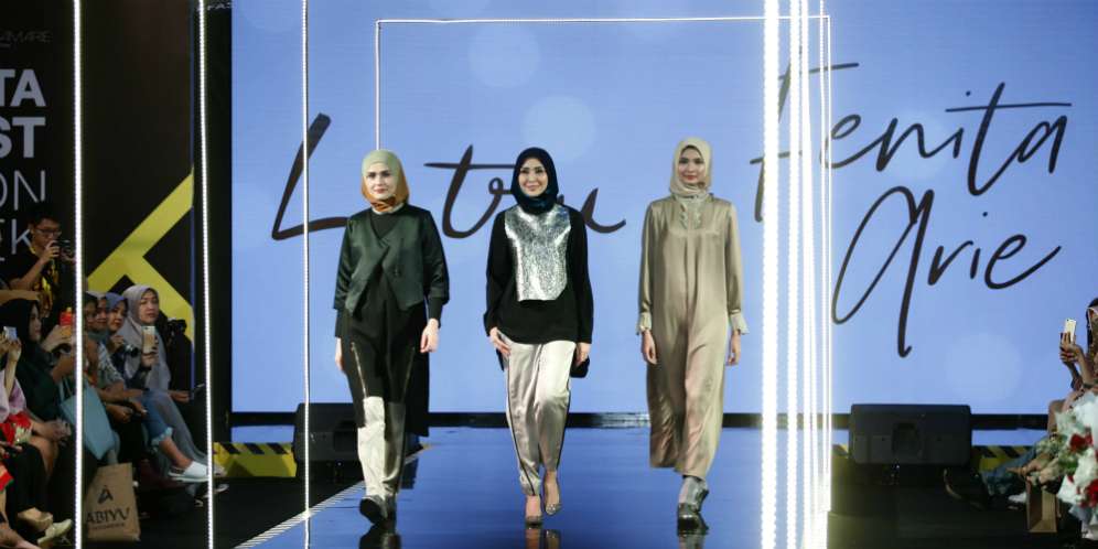 Tampilan Busana L.tru X karya Fenita Arie di JMFW 2018