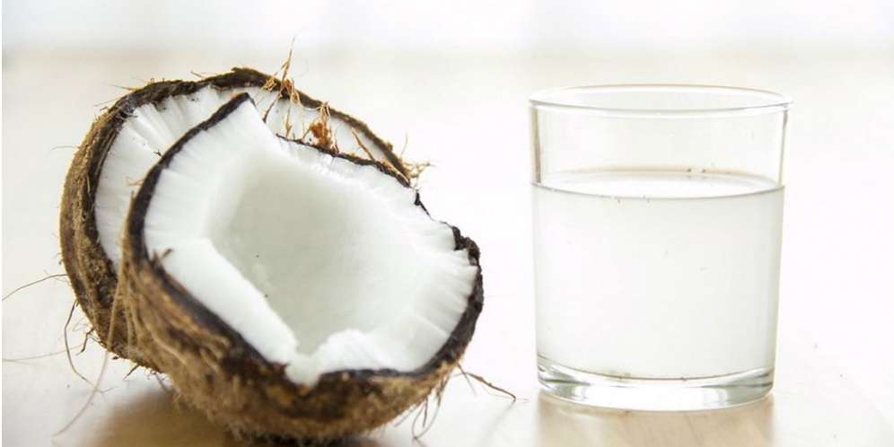 Menguak Manfaat Air Kelapa untuk Ibu Hamil