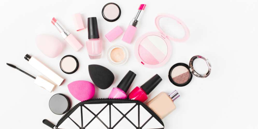 Mau Koleksi Kosmetik Kamu Awet? Ikuti 7 Cara Ini