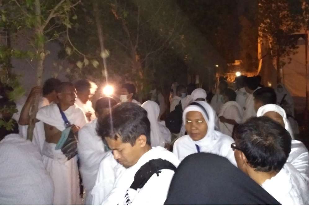 Arafah Diguyur Hujan Lebat dan Angin Kencang, Jemaah Haji Berhamburan