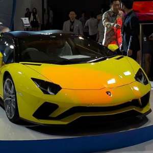Pemilik Lamborghini Tinggal di Gang Sempit?