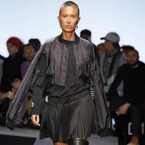 Kabar Terbaru, Model Fahrani Umumkan Kehamilan